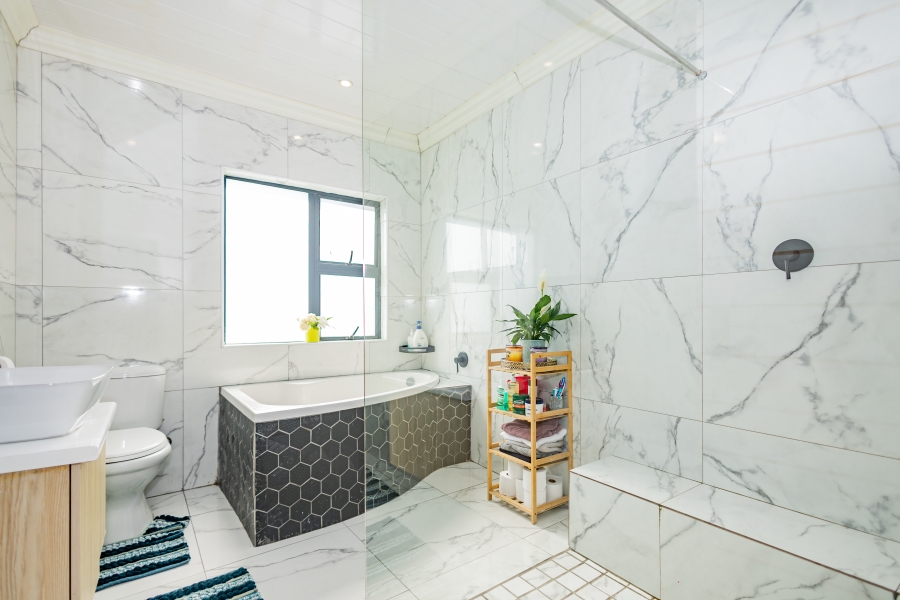 3 Bedroom Property for Sale in Belhar Western Cape